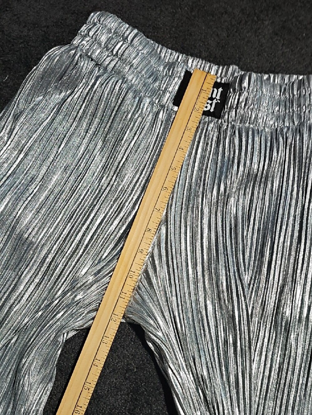 Burnt Toast Silver Wide-Leg Pleated Pants - Picture 4 of 5